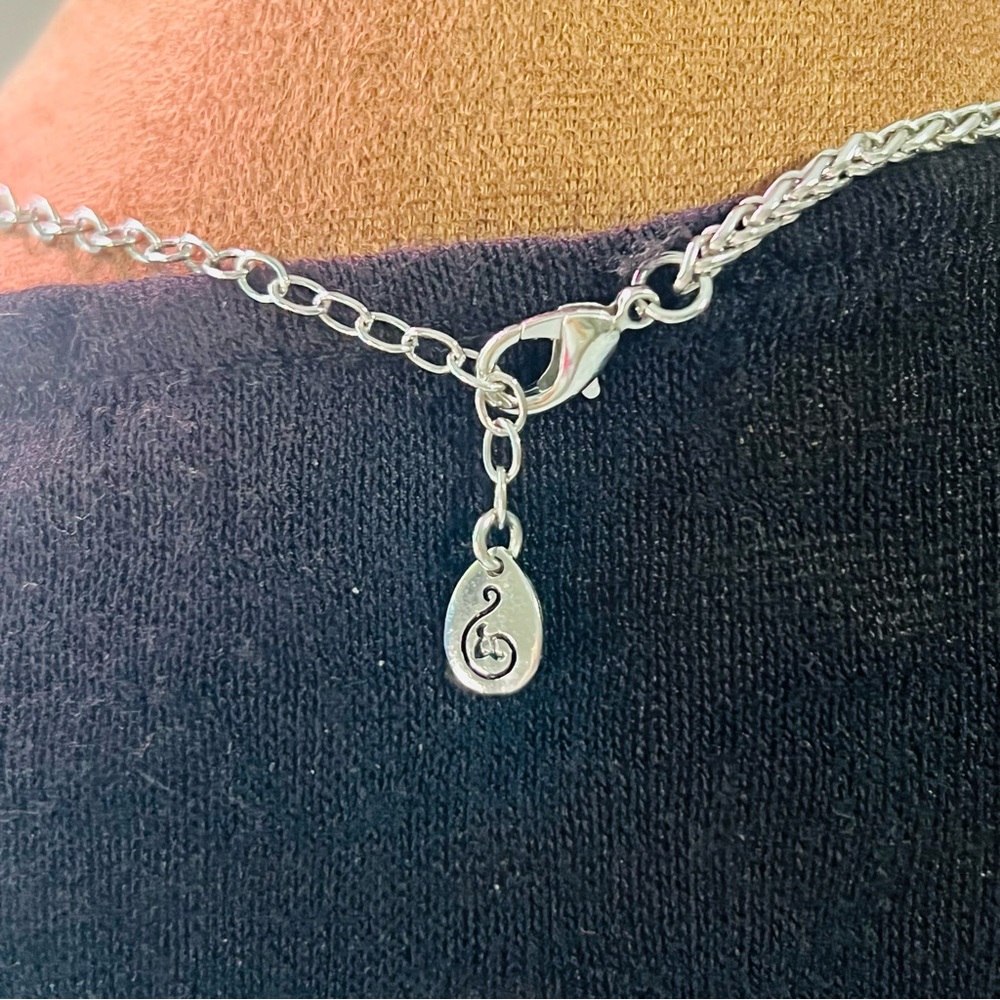 ➿️Silver tone Scrollwork Necklace by Dilliards - Picture 3 of 4